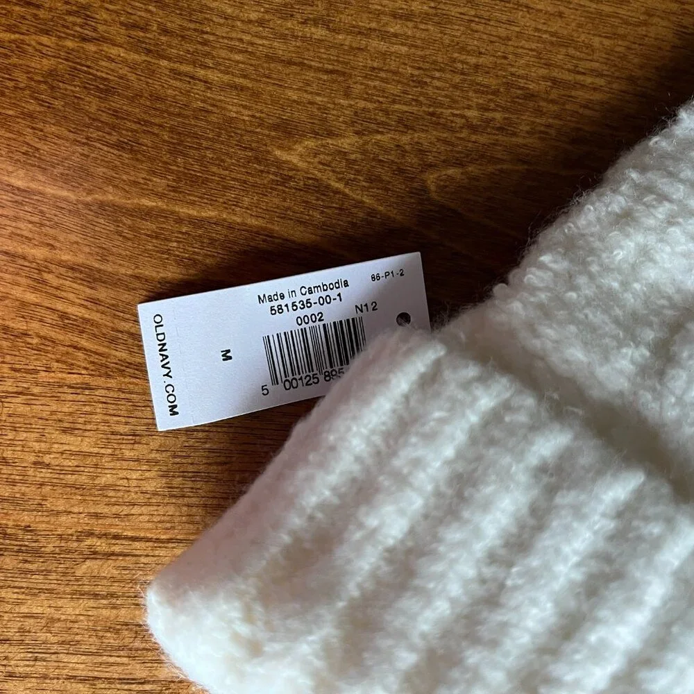 Old Navy toddler mittens and hat set M NWT